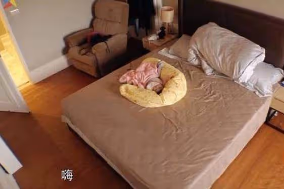 賈靜雯生活中的家,衣服都晾到走廊外了,這面積還不夠一家人住,網友吐槽太亂:都不收拾衛生的嗎?