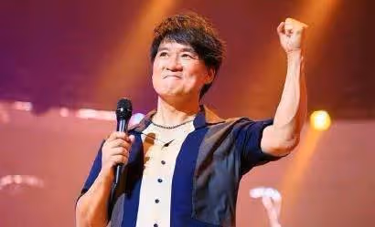 周華健和美國妻子,被嘲夫妻「像母子」,卻35年不離不棄,淚揭2人背後故事:她對我恩重如山