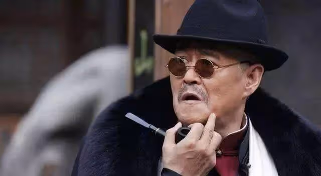上春晚忘詞,現場瞎編一句話火遍全國,如今卻曇花一現消失了?