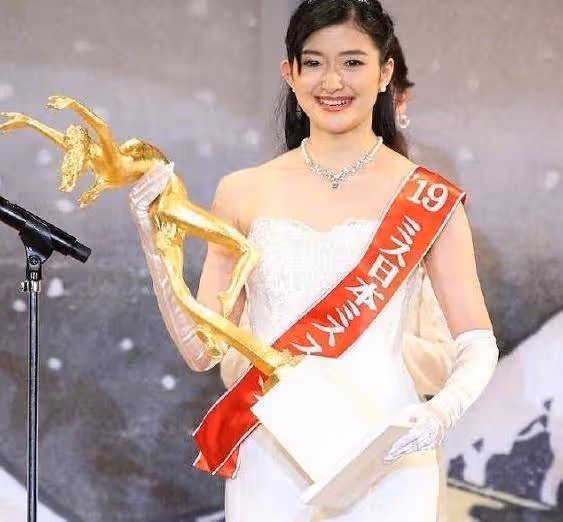 日本小姐冠軍長這樣?終於知道鞠婧禕「四千年美女」稱號咋來的了