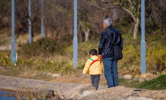 老媽和她五歲重孫「吵架」,讓我感慨萬千