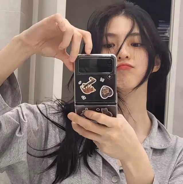 女星發布奇特畫風圖片,似求救信號,網友擔心其成為下一個崔雪莉