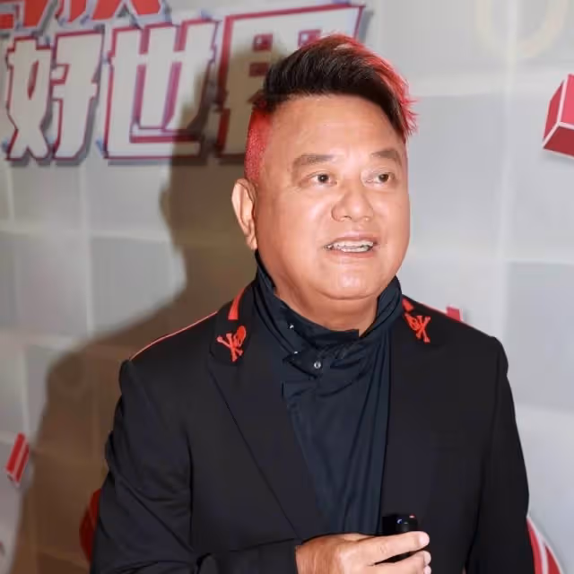 遺憾!陳百祥自曝「退出娛樂圈」,未來或將投資做養老院,與妻相愛多年堅持「丁克」,過億財產無人繼承