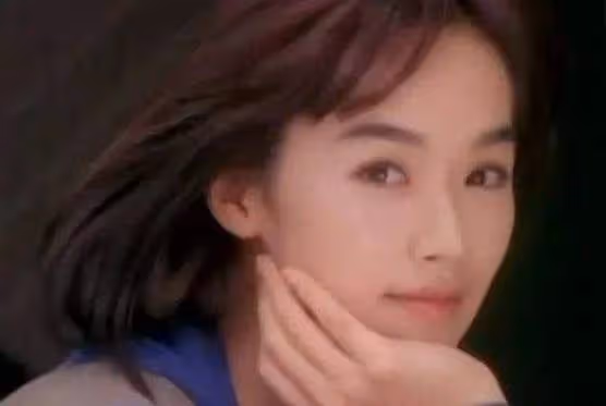 她是林志玲師姐,嫁入豪門孕期遭7次家暴,卻選擇原諒老公