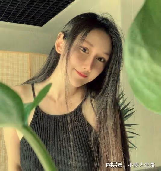 出軌風波後向佐首現身！錄製視頻為網紅送祝福，狀態輕鬆無影響