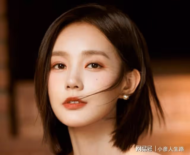 生圖路透大不同,陳都靈眼妝怎麼了?翻車或許更有效果?