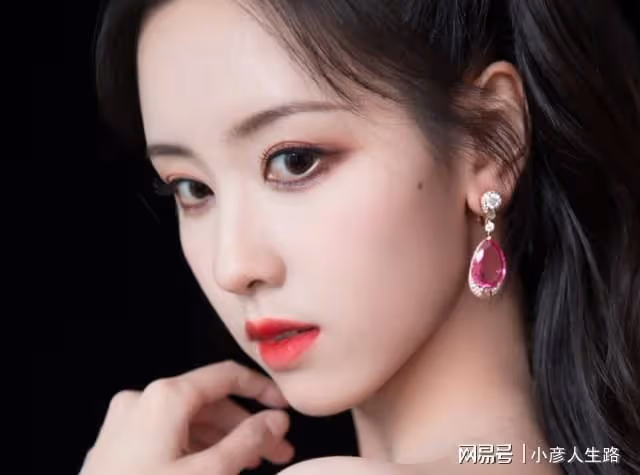 生圖路透大不同,陳都靈眼妝怎麼了?翻車或許更有效果?