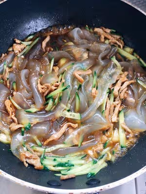肉絲拉皮