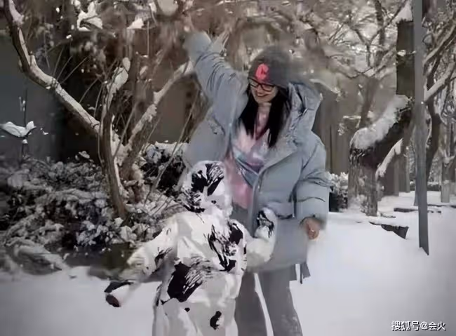 撒貝寧前女友首曬兒子正臉 父親身份至今成謎