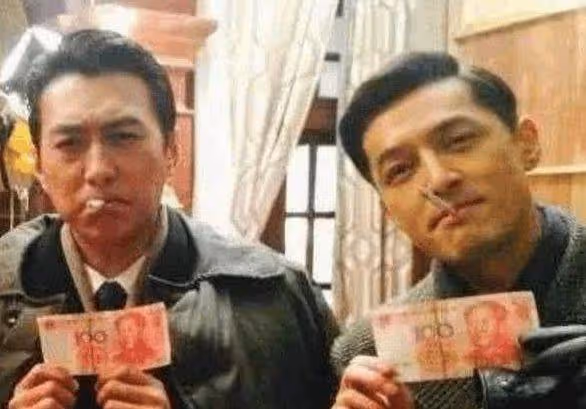明星拍完戲之後都幹啥?楊冪摳腳 baby抽菸 ...