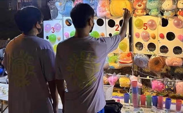 林志穎罕曬家庭親子日常!雙胞胎玩單槓臂力驚人,Kimi身高超1米72肩膀比父親寬厚:完美遺傳父母明星基因