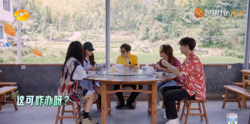 《中餐廳6》42歲殷桃好美！做客難度降低，轉眼就有了兩個大廚
