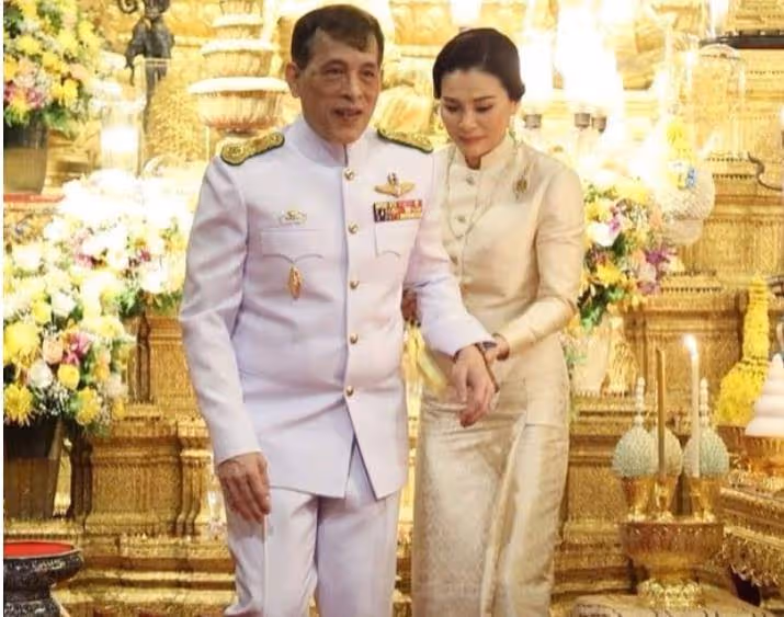 蘇提達俏臉微紅嬌羞，瑪哈「望妻眼」目不轉睛，真摯情感難以遮掩