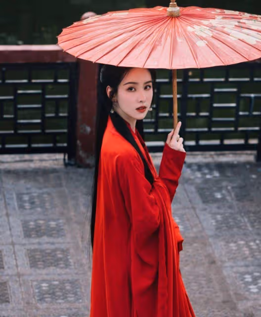 盤點娛樂圈的古裝，劉亦菲美不勝收，曾黎知性，毛曉彤出人意料