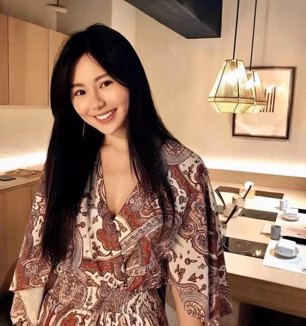 阿嬌前夫賴弘國喜出望外,曬出一家三口合影,三婚後終於當爹了