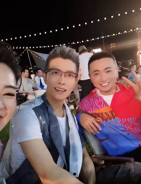 月亮姐姐:變身一線小記者,對央視今夏首個網綜節目進行「探班」