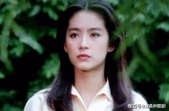她曾是「台灣第一美女」，下巴變形被指整容失敗，今52歲還在裝嫩