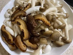 蘑菇炒油麵筋
