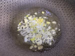 蘑菇炒油麵筋