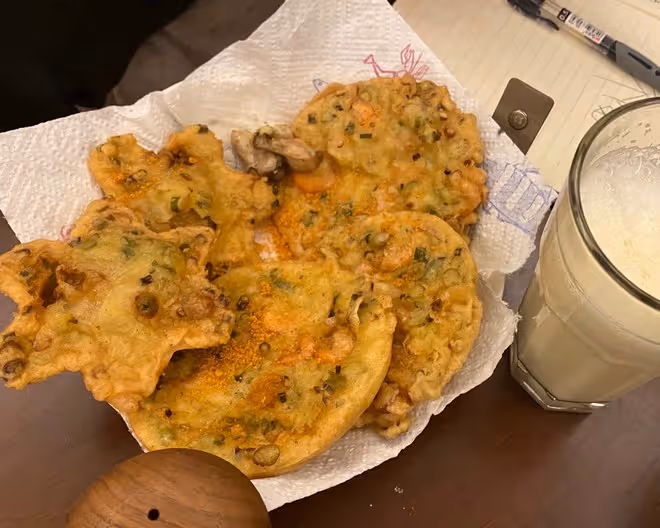 炸蝦餅，蚝炸（湛江小吃）