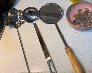 炸蝦餅，蚝炸（湛江小吃）