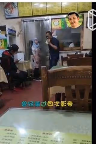 他是蔣勤勤同學，30歲成影帝，被傳窮到送外賣，出道36年卻不火