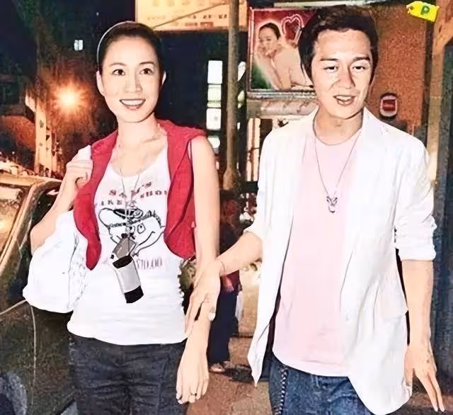 5歲喪父，曾靠賣啤酒賺錢！拒嫁豪門後，她為何逆襲成億萬女星？