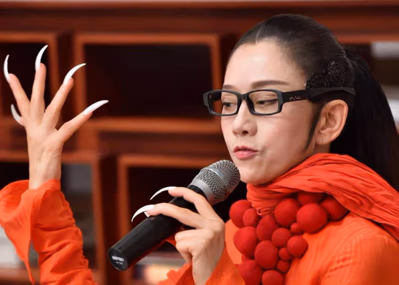 擺脫幸福肥,51歲吳奇隆曬近照,暴瘦一圈回顏值巔峰:所有光鮮的背後,都是苦行僧般的自律