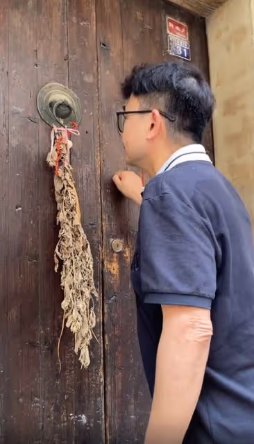 58歲港星黃一山蘇州租老宅,房子裝修殘舊滿地垃圾,每月租金2千