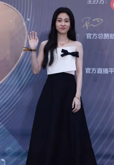 微博電影之夜:劉亦菲顯壯實,姚晨氣場全開,謝霆鋒俠氣十足