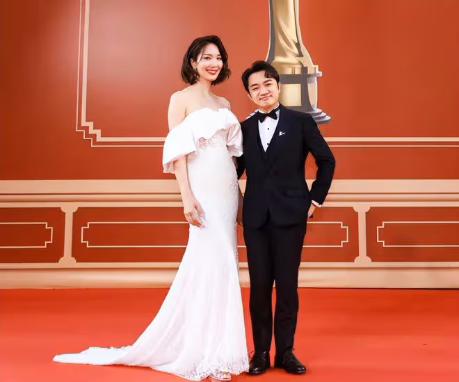 微博電影之夜:張天愛深V,歐陽娜娜長腿吸睛,毛曉彤艷壓李冰冰