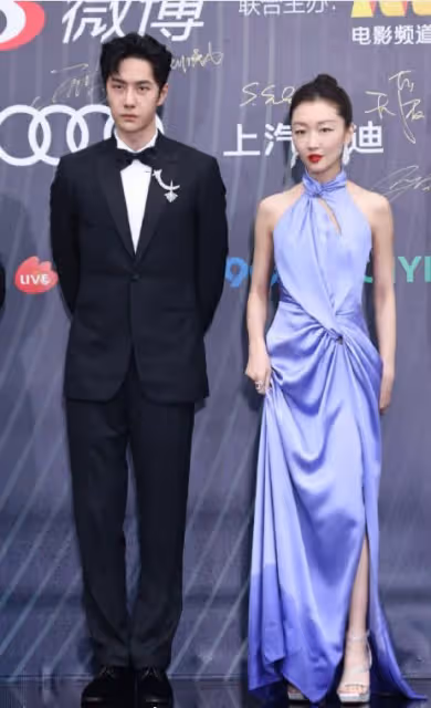 微博電影之夜:張天愛深V,歐陽娜娜長腿吸睛,毛曉彤艷壓李冰冰