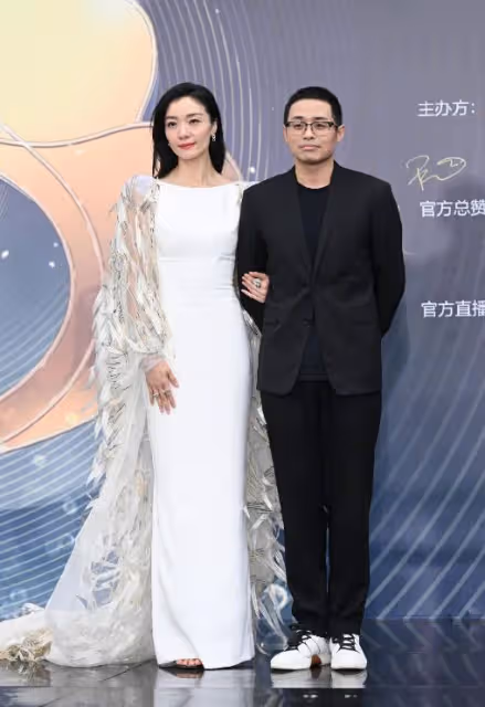 微博電影之夜:張天愛深V,歐陽娜娜長腿吸睛,毛曉彤艷壓李冰冰
