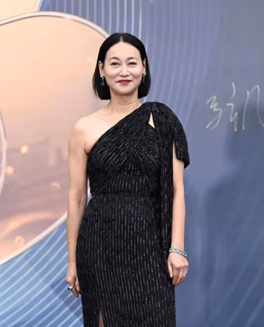 微博電影之夜:張天愛深V,歐陽娜娜長腿吸睛,毛曉彤艷壓李冰冰
