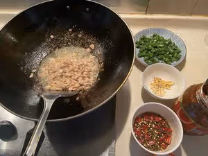 重慶家常川菜香辣尖椒雞