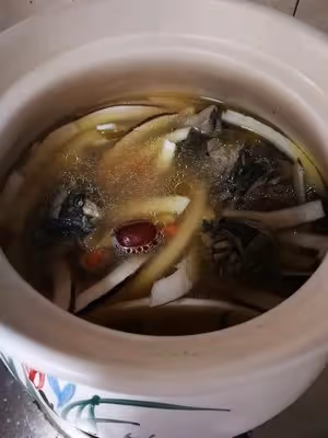 椰子烏雞湯