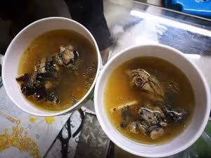 椰子烏雞湯