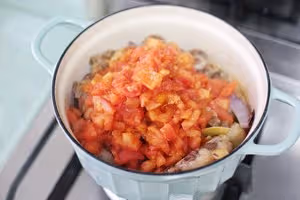 番茄燉牛尾【8月北鼎琺琅鑄鐵鍋食譜】