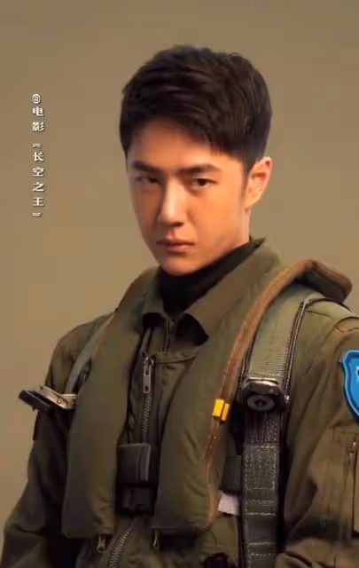官宣！王一博《長空》坐J20真機拍攝贏很大，粉絲很驕傲，看到陣容他壓力大？_冰雨_畫面_因為
