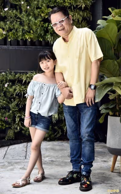 無名跟了20年,鄭進一女友不介意那張紙:此生只認他情場浪子,甘願收山當暖爸,不婚原因曝光