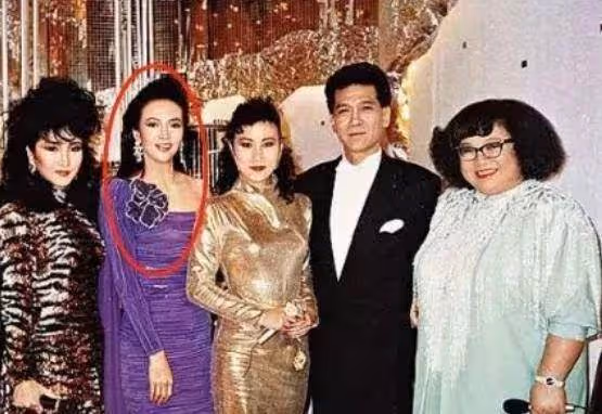 64歲鄭裕玲近照曝光!風華絕代美女瘦了一大圈,膚白貌美氣質不輸少女,風韻猶存氣質依舊:心態不老
