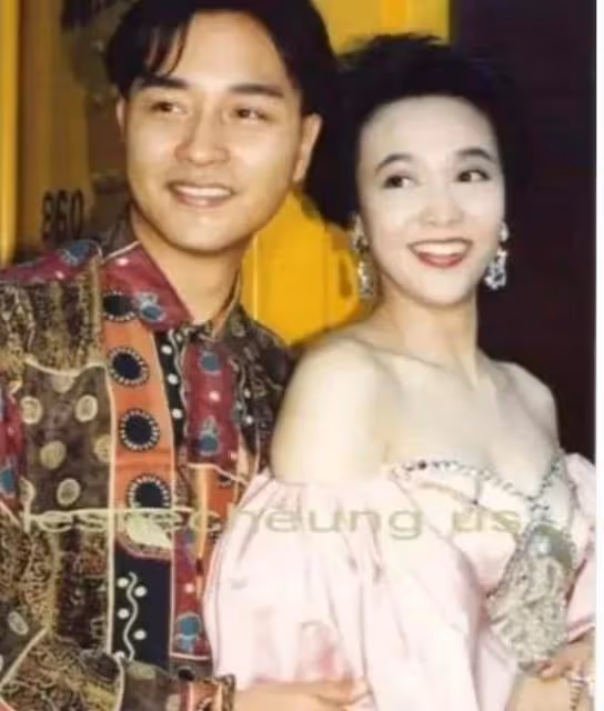 64歲鄭裕玲近照曝光!風華絕代美女瘦了一大圈,膚白貌美氣質不輸少女,風韻猶存氣質依舊:心態不老