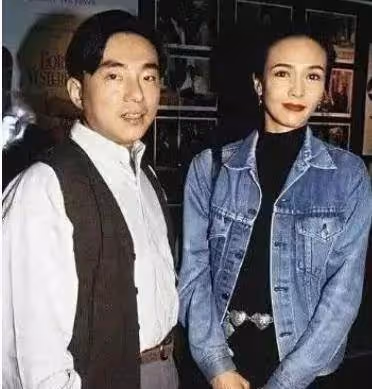 64歲鄭裕玲近照曝光!風華絕代美女瘦了一大圈,膚白貌美氣質不輸少女,風韻猶存氣質依舊:心態不老