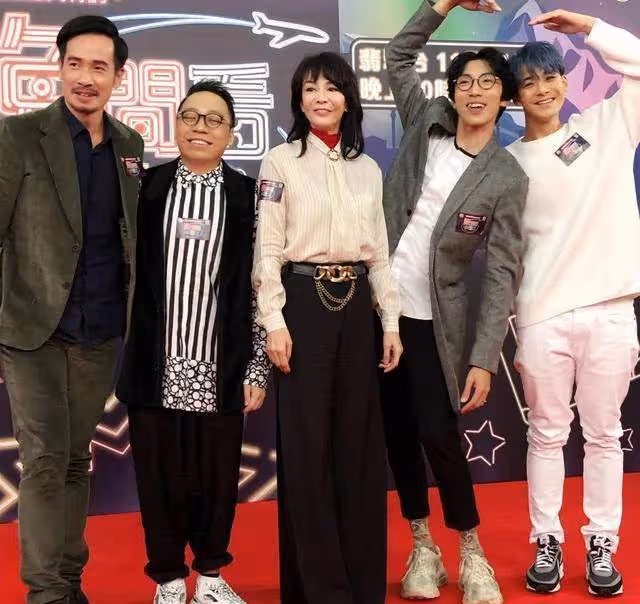 64歲鄭裕玲近照曝光!風華絕代美女瘦了一大圈,膚白貌美氣質不輸少女,風韻猶存氣質依舊:心態不老