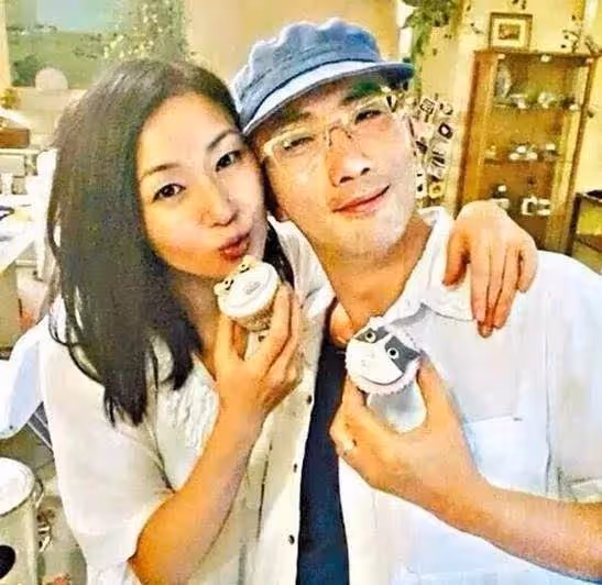 52歲依舊年輕,非甄子丹不嫁的萬綺雯,卻轉身嫁給了編劇