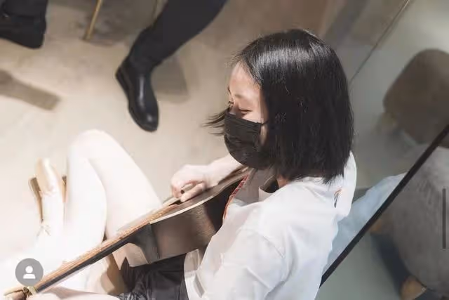 劉鑾雄呂麗君女兒獲國際獎項!高調曬獎盃激動難掩,模樣酷似父親