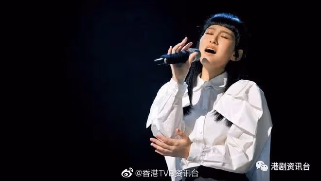 吸金小天后!炎明熹200萬起步買夠10層樓
