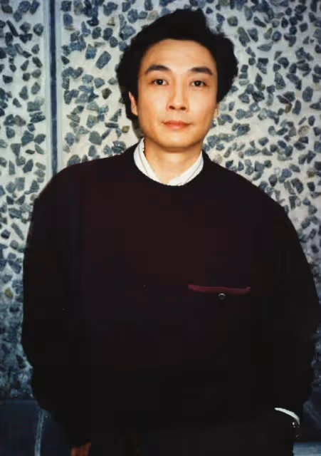 劉松仁曬聚會照,87歲羅蘭滿頭白髮但精神好,無兒女死後將捐遺體