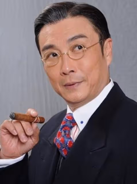 劉松仁曬聚會照,87歲羅蘭滿頭白髮但精神好,無兒女死後將捐遺體