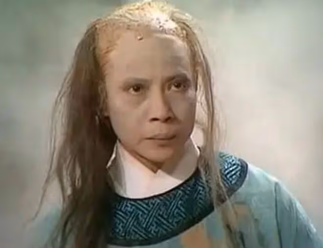 劉松仁曬聚會照,87歲羅蘭滿頭白髮但精神好,無兒女死後將捐遺體